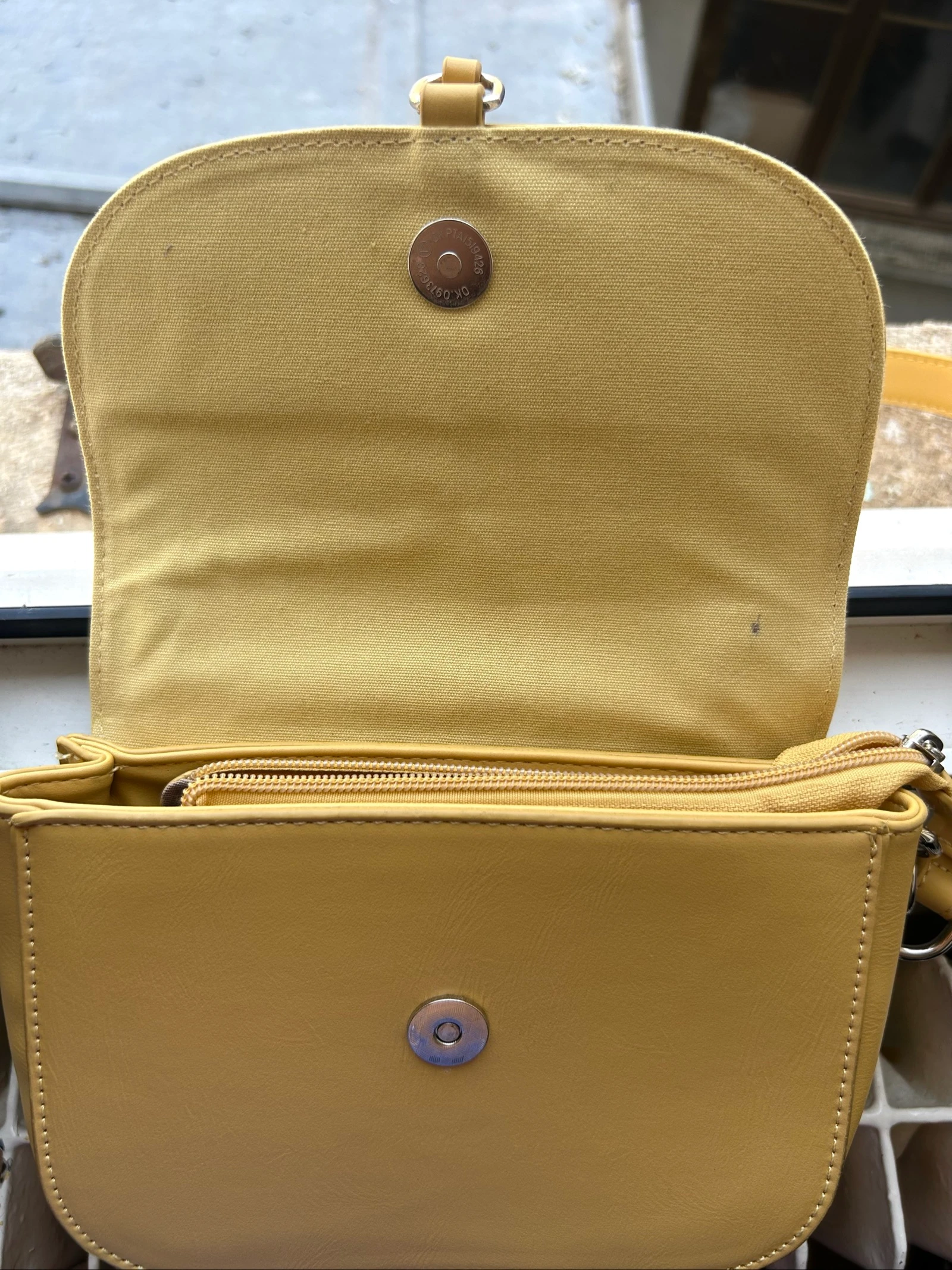Bolsa transversal David Jones mostarda chique verão – photo 10